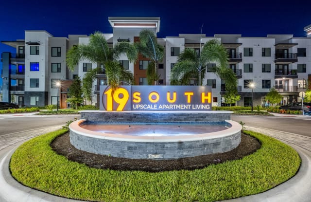 19 South photos photos