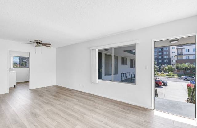 6120 Radford Ave photos photos