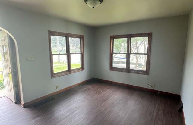 3 Bed, 1 Bath - House for rent! photos photos
