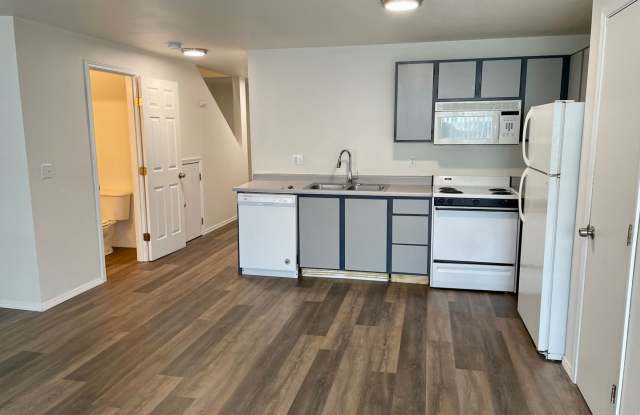 The Elizabeth Townhomes - Prineville photos photos
