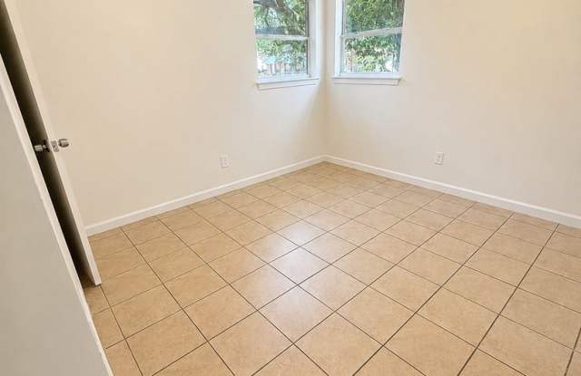 4 Bedroom Single Family House 6457 Barker Dr N in Mobile, AL 36606 Gallery 4