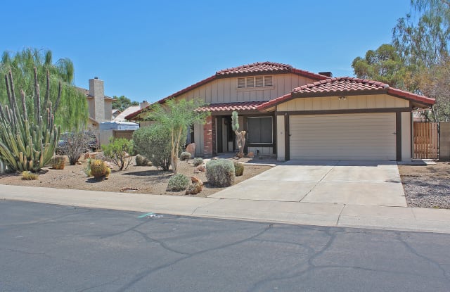 11709 N 77th Dr - 11709 North 77th Drive, Peoria, AZ 85345