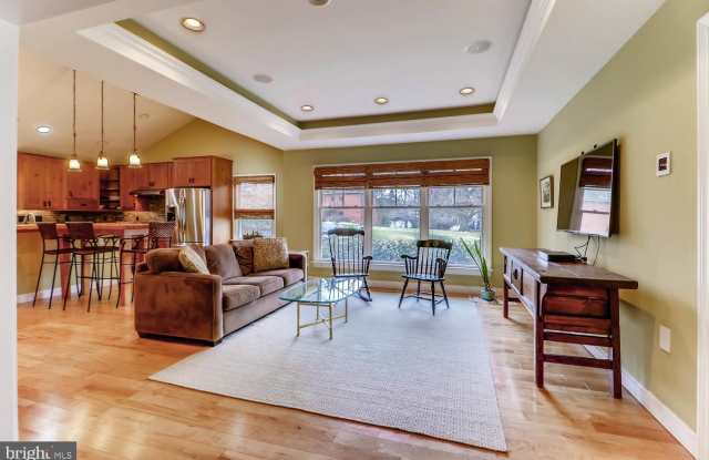 6005 LAKEHURST DRIVE Gallery 3