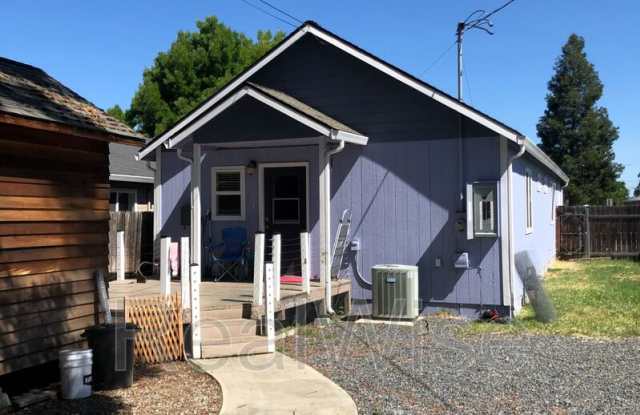 1019 W 12th St photos photos