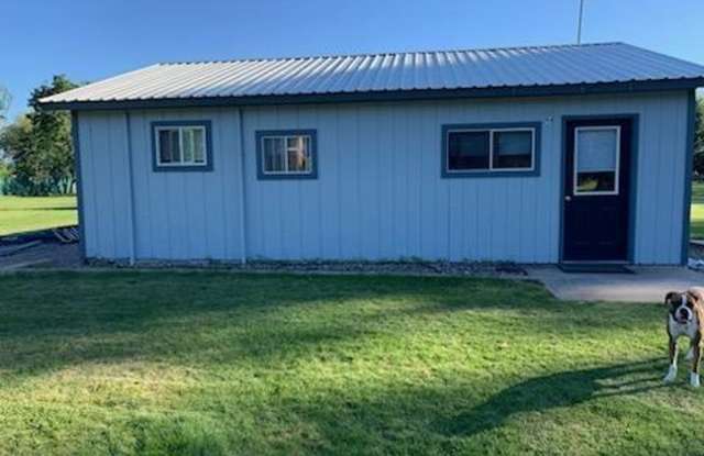 Fully furnished open room cabin- Available Mid Sept- End of April 2026 photos photos