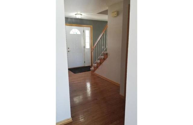 866 Winterberry Court Gallery 2