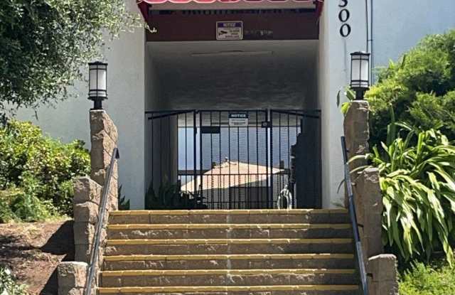 5300 Canyon Crest Dr Gallery 1