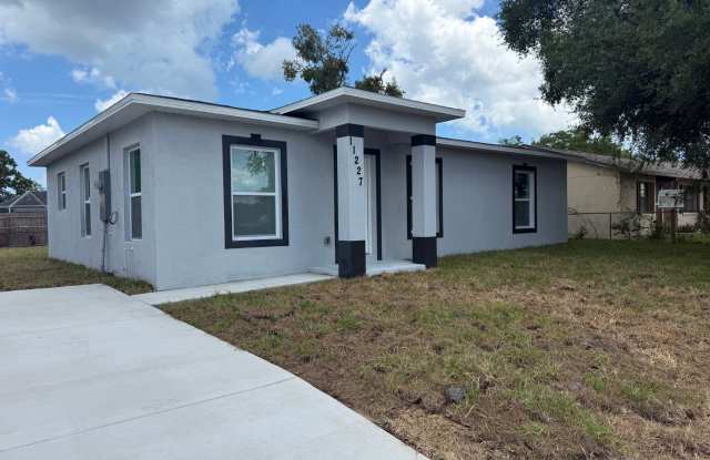 3 Bed 2 Bath Home in Port Richey! Gallery 3