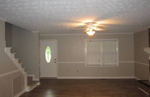 1040 Fieldstone Road Gallery 2