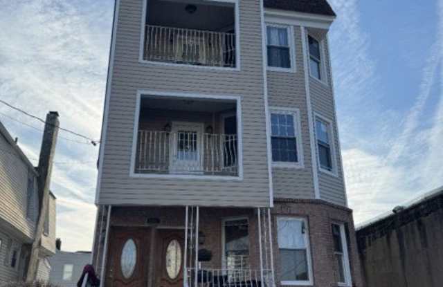 590 Hawthorne Ave photos photos