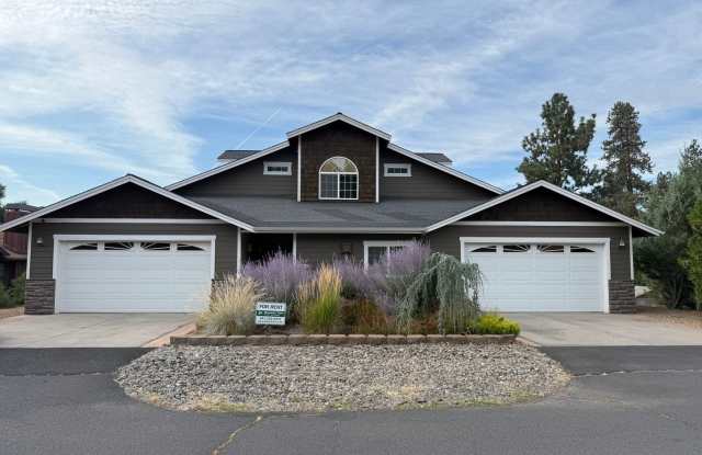 Spacious 3 Bed/3.5 Bath Home with Two Primary Suites - Ogden Ave photos photos