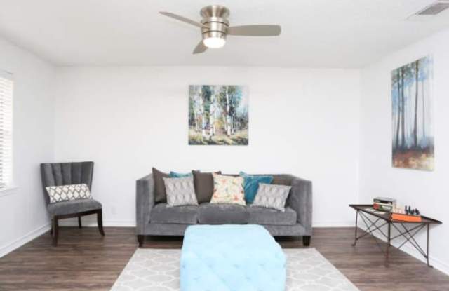 8587 Laurens Ln Gallery 1