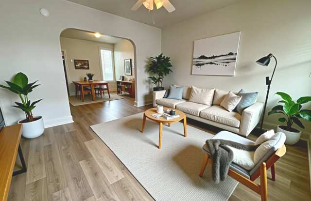 Renovated 5 Bedroom 2 Bathroom in York! photos photos