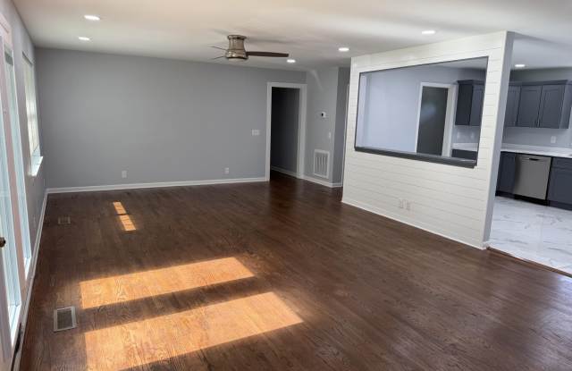 5230 Loblolly Lane Gallery 2