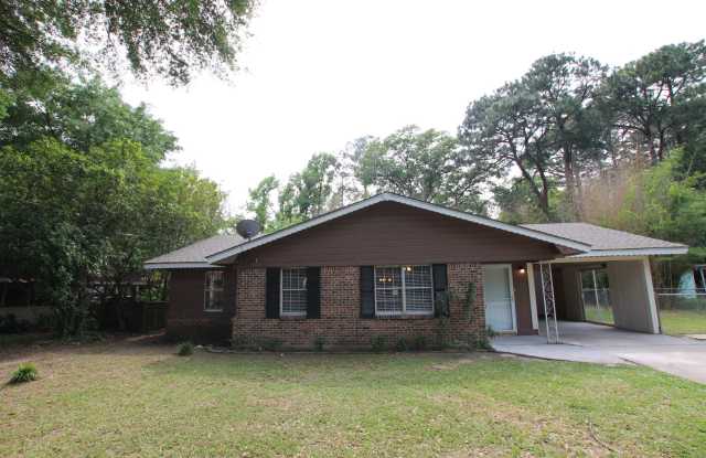 Lease Takeover Opportunity Available! 3 bedroom 2 bathroom in the heart of Tyler! photos photos