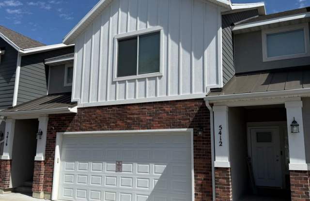 Beautiful town home for rent. Gallery 3