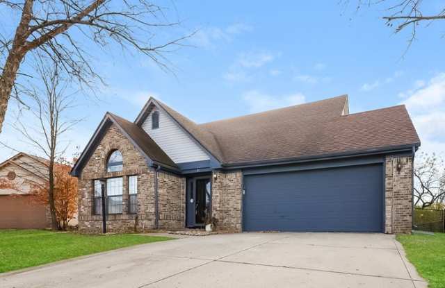 86 Easton Point Way - 86 Easton Point Way, Greenwood, IN 46142