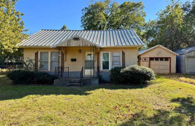 704 Reagan St photos photos