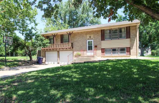 1832 Ranser Road - 1832 Ranser Road, Manhattan, KS 66502