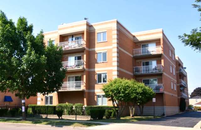 6463 North Northwest Highway - 6463 North Northwest Highway, Chicago, IL 60631