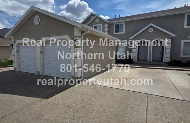 Cute 2 Bedroom Townhome in South Ogden Available photos photos