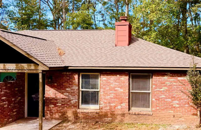 Renovated Duplex Available Now! Gallery 1