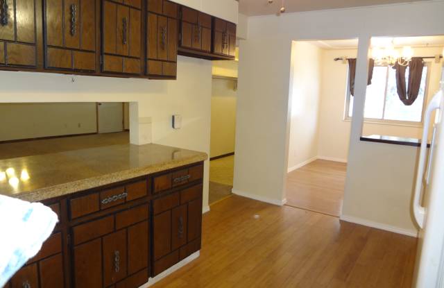 683 S Oswego St Gallery 4
