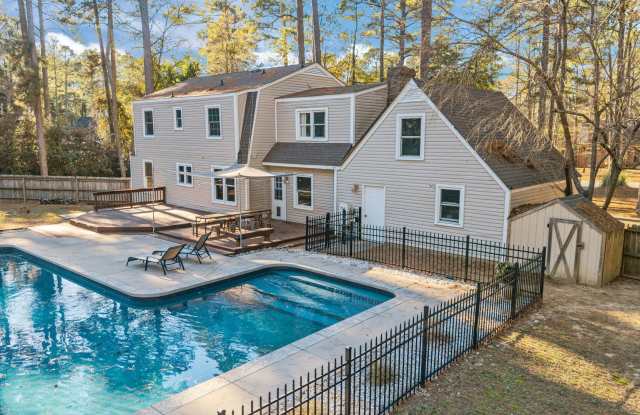 Beautiful home in the desirable Sandhurst South neighborhood Gallery 4