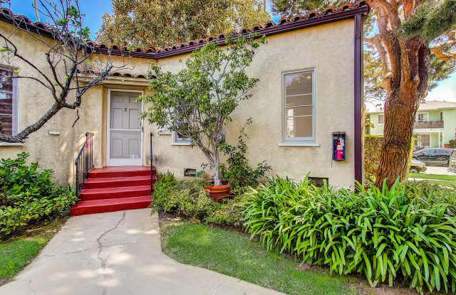 812 - 818 21st Street Apartments Gallery 2