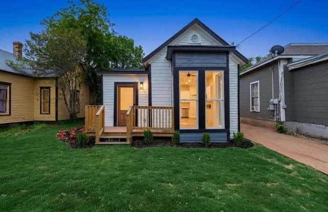 1122 N PINE ST photos photos