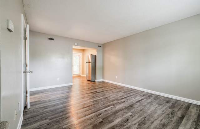 Walnut Creek Apartments Gallery 3