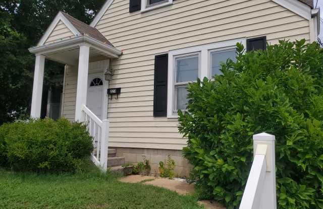 223 W Park Ave - 223 West Park Avenue, Union, MO 63084
