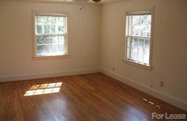 3043 Park Road Gallery 2