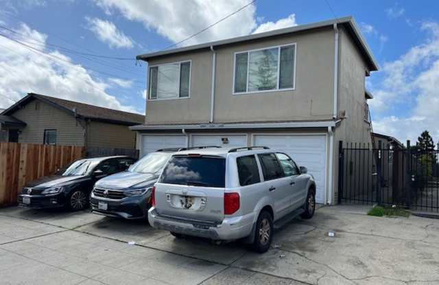 Updated 2-Bedroom Apartment Near 35th Ave – Prime Oakland Location! photos photos