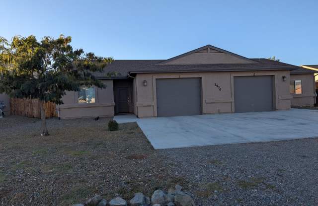 2976 N Yavapai E Road unit: 2 photos photos