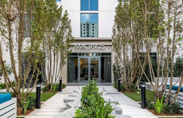 Magnus Brickell photos photos