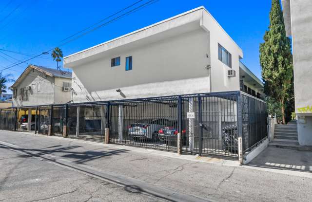 514 N Hayworth Avenue Gallery 3
