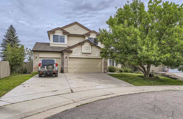 Evolve Real Estate: Magnificent Residence 4 Beds/4 Baths with Large Backyard and Fully Finished Basement in Cul-De-Sac in Rock Creek Ranch! photos photos
