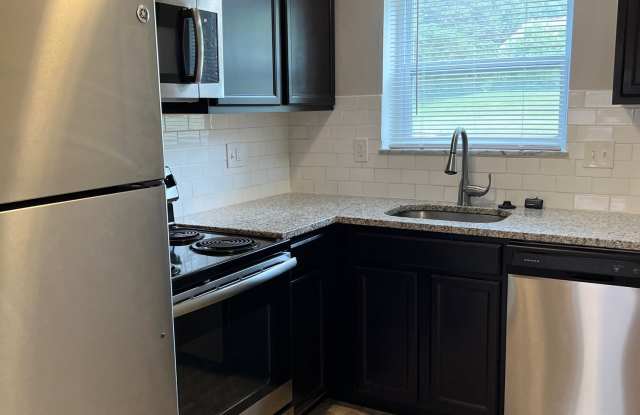 941 Brookside Avenue - D - 941 Brookside Avenue, Webster Groves, MO 63119