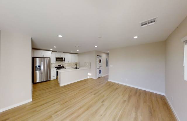 Very Close to Campus! (Lease out, pending signatures. Check back in a few days!) Gallery 2