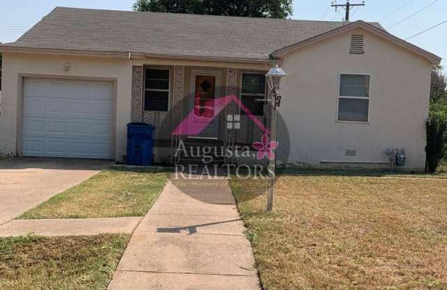 Adorable 2 Bedroom Home in Sweetwater, TX! photos photos