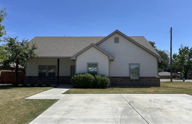 600 East Hale Avenue photos photos