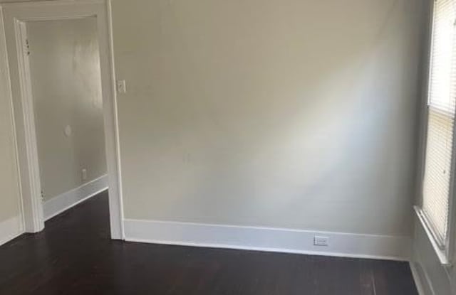 2138 Crittenden Dr Gallery 3