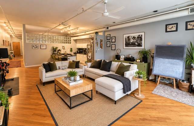 2011 W Belmont Avenue Gallery 2