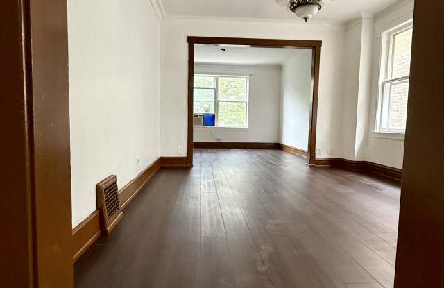 3804 N Francisco Avenue Gallery 3