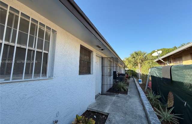 817 5th St photos photos