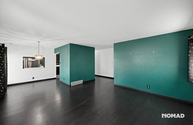 Spacious 3BR House in Aurora Gallery 1