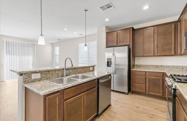 The Tahoe - Luxury 3 Bedroom, 2.5 Bath Townhome with Full 2 Car Garage on a Premium View Homesite Gallery 3