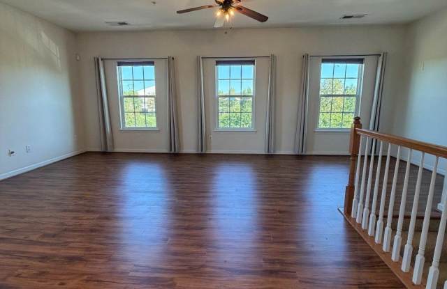 25317 PATRIOT Terrace Gallery 4