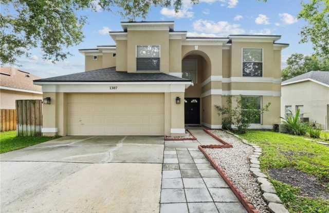 1307 LOCHBREEZE Way Gallery 1